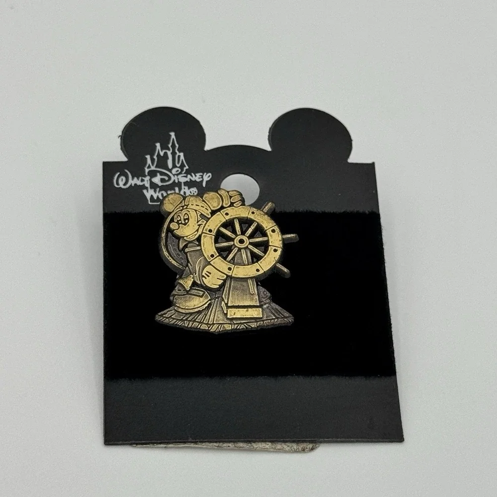 Disney Mickey Mouse‎ Ship Wheel Pin Nautical Gold Tone Cruise Era